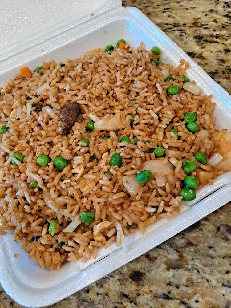 Shrimp with Mixed Vegetables Hair Embedded in Rice