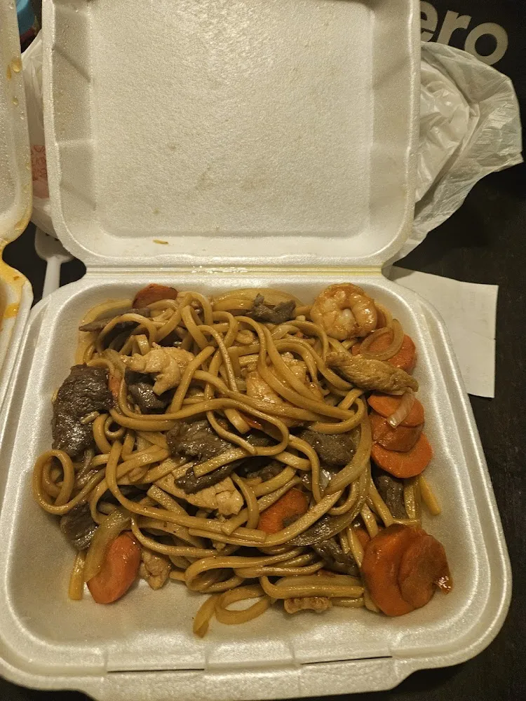 Wall Lo Mein